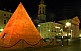 Pyramide auf dem Marktplatz am Abend - Bild Stadt Karlsruhe