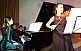 Der Abend klang mit Klassik und ABBAs "Happy New Year" aus - vom jungen Duo Alina Pfister (Piano) und Sarah Litak (Geige)